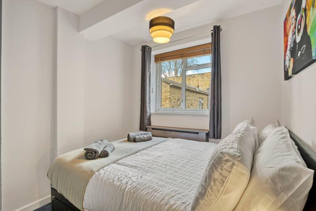 Lovely 3-Bed Clapham Common Londra Exterior foto